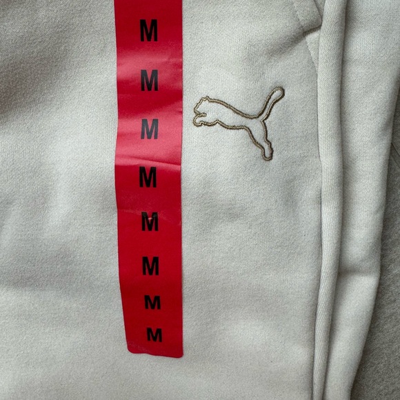 🐈⬛🆕Puma Fleece Joggers, Medium🐈⬛ - Picture 3 of 3